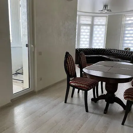 люкс роксолани 16 Apartman *